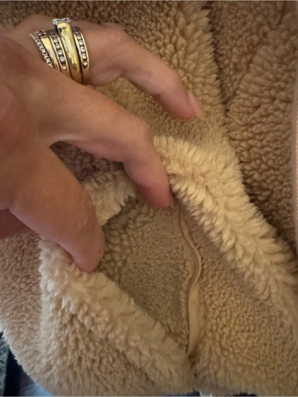 ALO Yoga Oversized Sherpa Teddy Fleece Hooded Jacket Tan Beige M/L VGUC